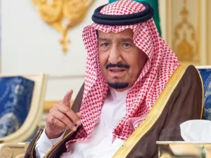 الملك سلمان وفتح باب التجنيس للمبدعين