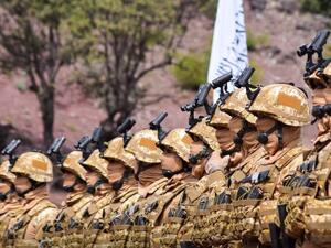 عرض عسكري لطالبان 