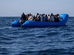 العثور على جثث 8 لمهاجرين بمركب قرب جزر الكناري الإسبانية