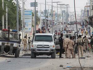 Bomb blast kills at least 8 in Somali capital