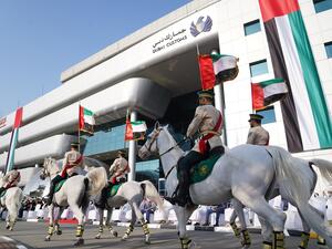 جمارك دبي تحتفل باليوبيل الذهبي لدولة الإمارات 