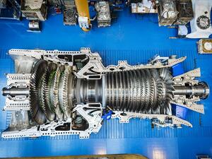 أوضحت دراسة جديدة لشركة "جنرال إلكتريك" حملت عنوان "مسارات سريعة لإزالة الكربون من قطاع الطاقة في دول مجلس التعاون الخليجي" كيف يمكن لدول الخليج العربي إدخال تقنيات الطاقة المتجددة وطاقة الغاز في مسار استراتيجي عاجل معالجة الأزمة المناخية: دول الخليج العربي مؤهلة لتحقيق الريادة العالمية في إزالة الكربون من قطاع الطاقة