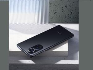 الهاتف الجديد كلّيًا HUAWEI nova 9: تصميم استثنائي وكاميرا رئيسية فائقة الرؤية بدقة 50 ميجابكسل ومزايا تدوين الفيديو في الكاميرا الأمامية الرائعة وخاصية الشحن فائق السرعة HUAWEI SuperCharge بقدرة 66 واط ومزايا الجهاز الفائق