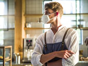 حل LG PURICARE لتنقية الهواء عبر جهاز قابل للارتداء في دولة الإمارات