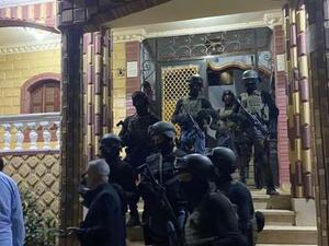  السلطات الأمنية تداهم منزل بلطجي الفيوم