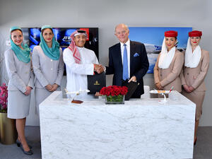 طيران الإمارات وطيران الخليج توقعان اتفاقية لتطوير الرمز المشترك بينهما