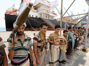 عناصر من أنصار الله