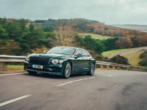 تناغمٌ متميّزٌ بين التصميم الراقي والحِرَفية العالية مع تلاقي عالمَي Bentley Motors و’أسبوع دبي للتصميم‘