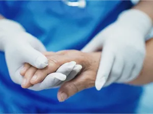 طبيب البوابة: لون أظافرك قد يكشف عن السرطان