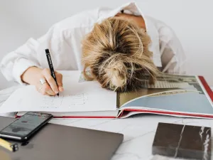 علاقات البوابة: لماذا يترك الناس وظائفهم؟