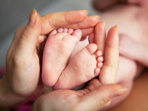 Mother gives birth to baby boy weighing more than a STONE