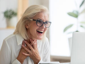 woman wins $200,000 lottery prize on her retirement day