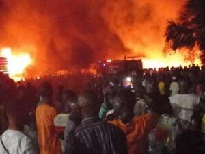 انفجار كبير إثر اصطدام صهريج وقود بشاحنة