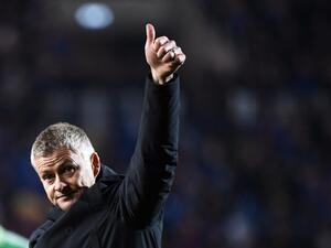 Manchester United's Norway's coach Ole Gunnar Solskjaer gives a thumb up at the end of the UEFA Champions League group F football match between Atalanta and Manchester United at the Azzurri d'Italia stadium, in Bergamo, on November 2, 2021. (Photo by Marco BERTORELLO / AFP)