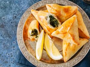 أقراص السبانخ بالسماق