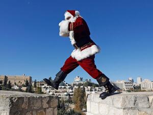 بابا نويل في بيت لحم