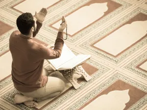 دعاء.. ردده كل يوم يرفع الله عنك البلاء ويرزقك عيش السعداء