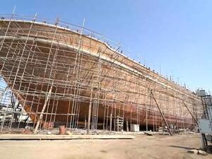 شكّلت مصدراً رئيسياً لكسب العيش ووسيلة أساسية  للسفر والترحال في الماضي الاقتصاد والسياحة بدبي: إمارة دبي تضم 235 رخصة عاملة في مجال صناعة وتجارة السفن والقوارب