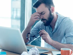 علامات وأعراض الإجهاد المفرط