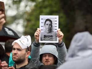 Jacinda Ardern backtracks on New Zealand's reopening plan