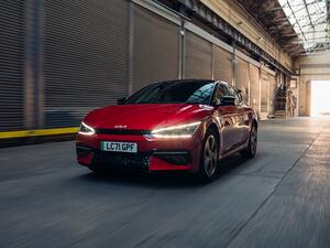 كيا EV6 تحصد لقب "أفضل سيارة كروس أوفر للعام" في حفل توزيع جوائز TopGear.com لعام 2021