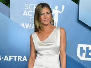 The hit series 'Friends' ran between 1994 and 2004. The hit series 'Friends' ran between 1994 and 2004.