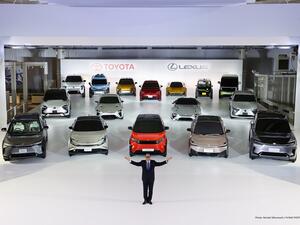 تويوتا تعزّز استراتيجية الحياد الكربوني مع خطط لتطوير 30 طرازاً من السيارات الكهربائية التي تعتمد على البطاريات بحلول العام 2030 