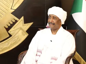 بعثات دبلوماسية تحرك الشارع السوداني