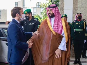 الامير محمد بن سلمان وإيمانويل ماكرون