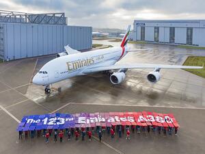 طيران الإمارات تُكمل أسطولها A380 باستلام الطائرة 123