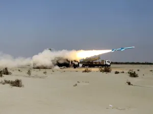 صواريخ باليستية في إيران