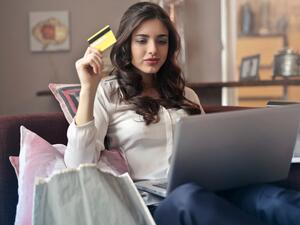 كيف تكون متسوقًا ذكيًا عبر الإنترنت؟ 