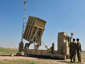 Israeli missile attack kills a Syrian soldier