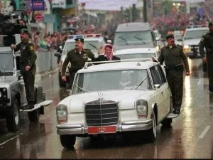 الملك الراحل الحسين بن طلال في العام 1999 