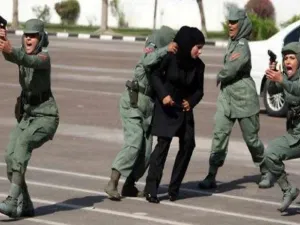 فتوى شرعية لانضمام النساء الى الجيش