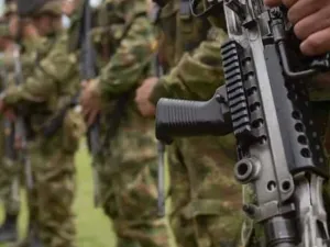 مقتل 20 شخصا في اشتباكات بين مسلحين بكولومبيا