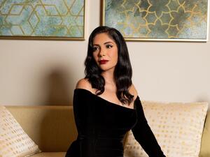 استوحي فستان خطوبتك من الممثلة منى زكي