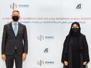 الدار العقارية تدخل شراكة إستراتيجية مع "شركة مياه وكهرباء الإمارات" لتزويد أصولها بمصادر الطاقة النظيفة