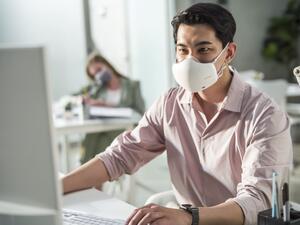 استنشقوا الهواء النقي مع جهاز تنقية الهواء القابل للارتداء