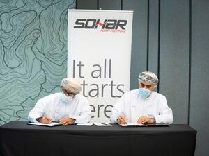 ميناء صحار والمنطقة الحرة يوقع اتفاقية لإنشاء مصنع جديد لإنتاج وتعبئة اللقاحات البيطرية