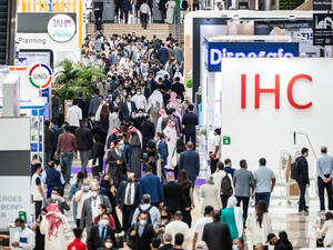 جائحة كوفيد-19 تحفز على زيادة الاستثمار في التقنيات النسائية، وفقاً لخبراء معرض آراب هيلث 2022