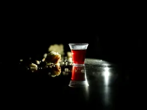 ما تفسير الحلم بالخبز والنبيذ في المنام؟