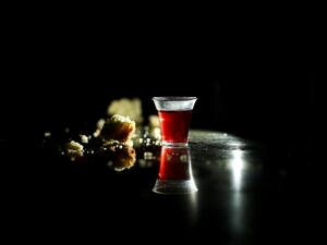 ما تفسير الحلم بالخبز والنبيذ في المنام؟