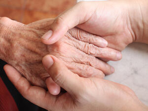Chinese man reunited with his mother after being abducted since he was 4.