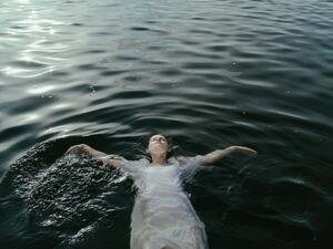 ما تفسير الحلم بالأمواج في المنام؟