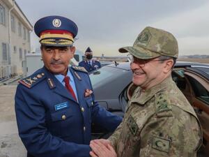 رئيس أركان القوات القطرية يزور قواعد عسكرية تركية