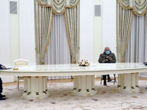 French and Russian president meet on Ukraine