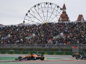 McLaren's Australian driver Daniel Ricciardo steers his car during the Formula One Russian Grand Prix at the Sochi Autodrom circuit in Sochi on September 26, 2021. (Photo by Alexander NEMENOV / AFP) McLaren's Australian driver Daniel Ricciardo steers his car during the Formula One Russian Grand Prix at the Sochi Autodrom circuit in Sochi on September 26, 2021. (Photo by Alexander NEMENOV / AFP)
