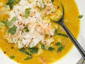 شوربة العدس الذهبية بجوز الهند