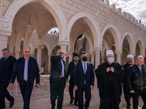 السفير الإماراتي يلتقي رئيس الطائفة الدرزية في بلدة كفر ياسيف